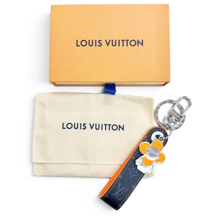 Excellent LOUIS VUITTON key ring LV Dragonne Vivienne Keychain Monogram M01956