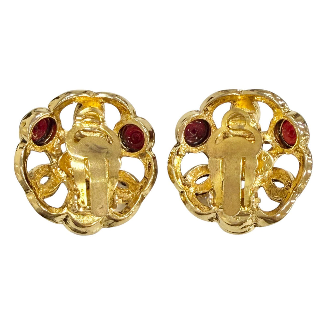 Great CHANEL Earring Gripoa COCO Mark Earrings (for both ears) gold ー Women 25