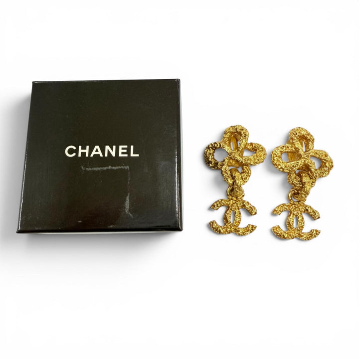 Excellent CHANEL Earring Lava Flower COCO Mark Swing gold metal Women 93A