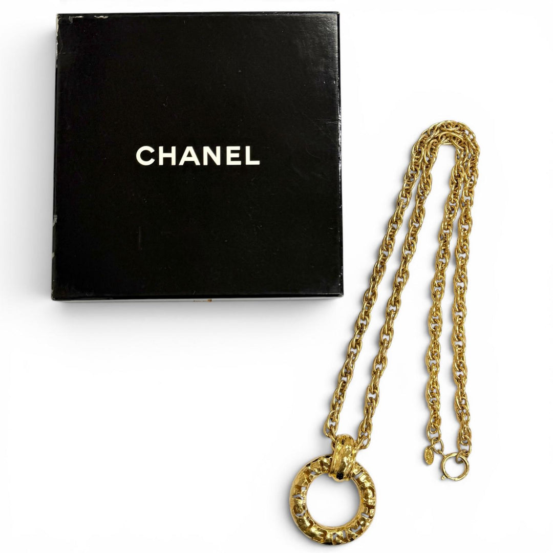 Great CHANEL Big Circle Logo Long Chain Necklace Pendant Accessory gold 3765