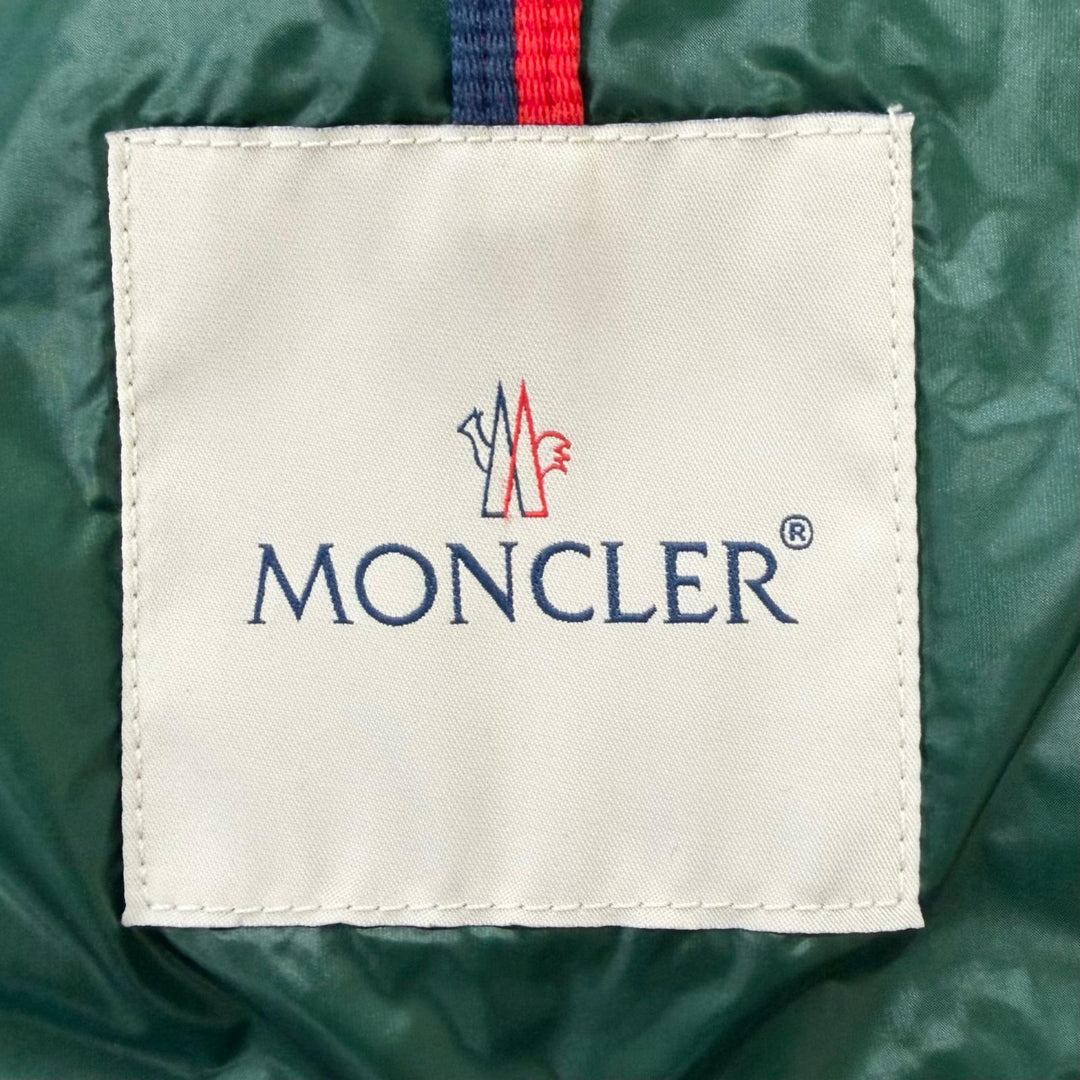Great MONCLER Down jacket PETICHET GIUBBOTTO Logo Patch Light