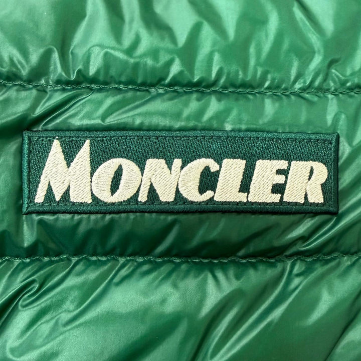 Great MONCLER Down jacket PETICHET GIUBBOTTO Logo Patch Light
