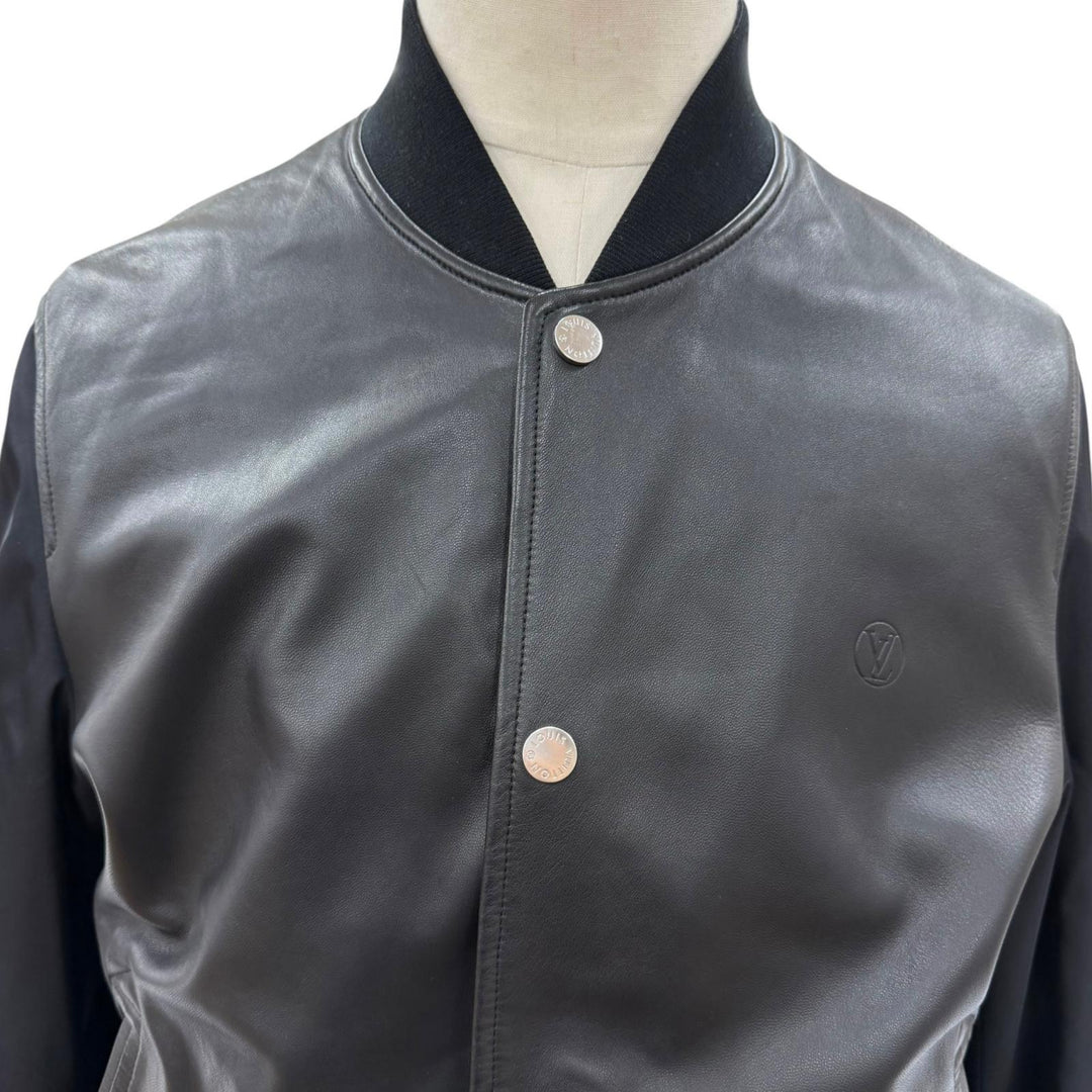 Great LOUIS VUITTON Blouson Leather trim, reversible, monogram black