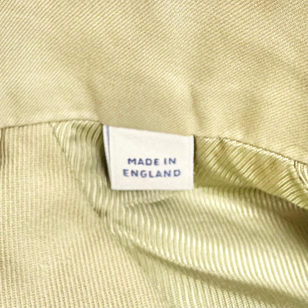 Excellent BURBERRY coat with belt, partially lined with check pattern 34
