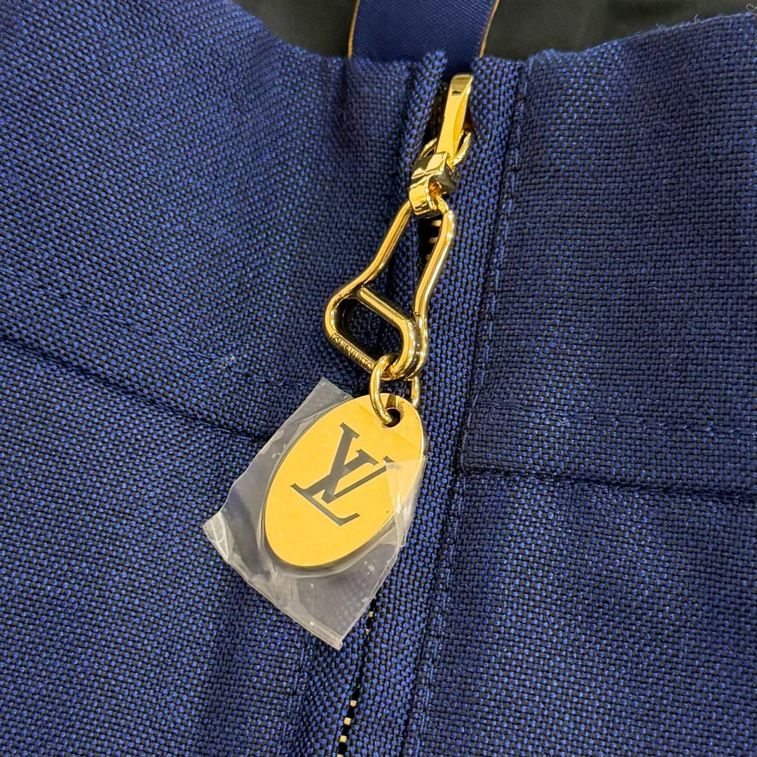 Pristine LOUIS VUITTON Pants LV logo metal, hem zip design, side stripe Navy 38