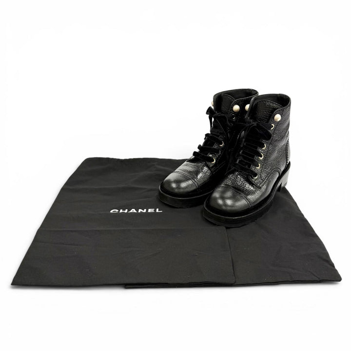 Great CHANEL short boots black leather Women 36 G35154
