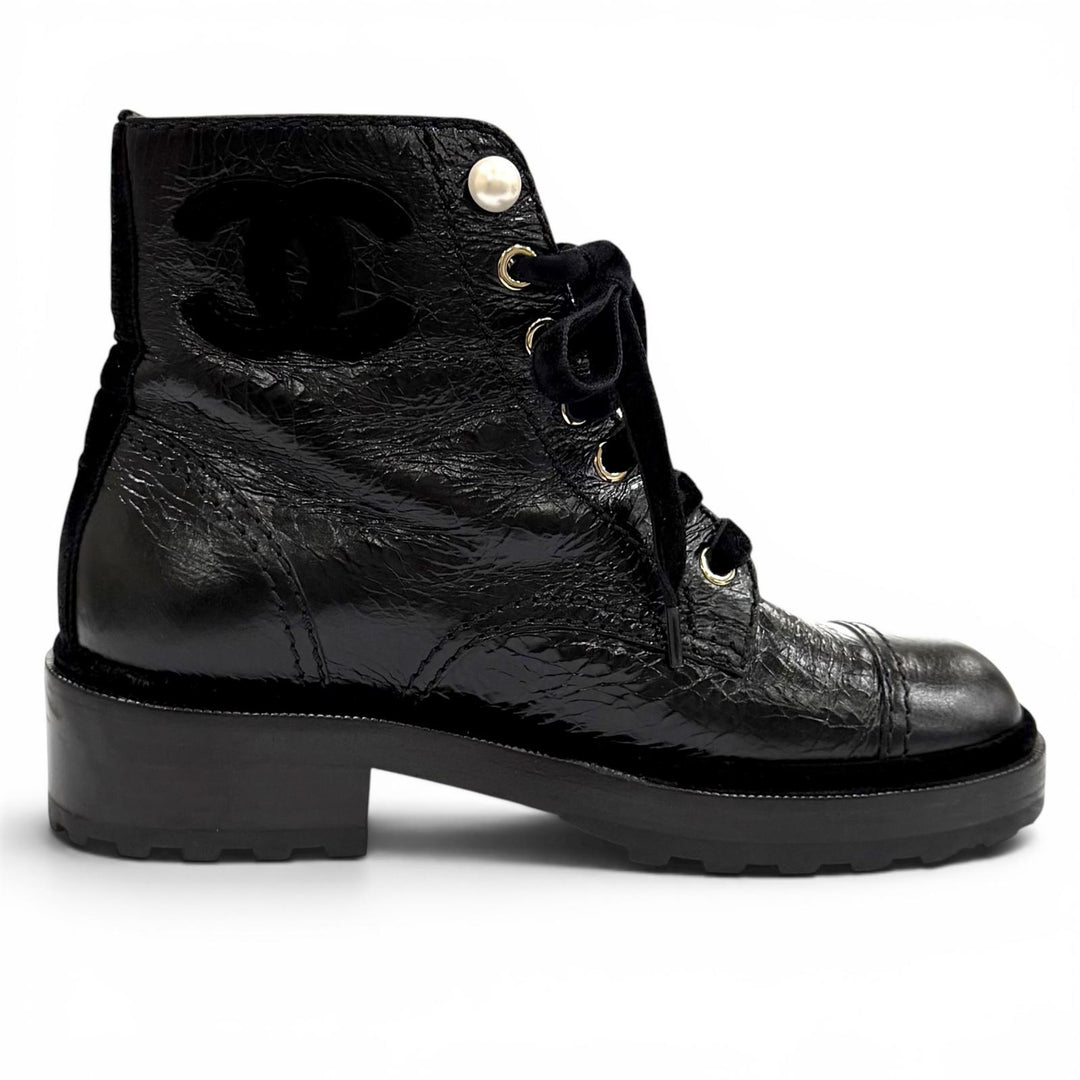 Great CHANEL short boots black leather Women 36 G35154