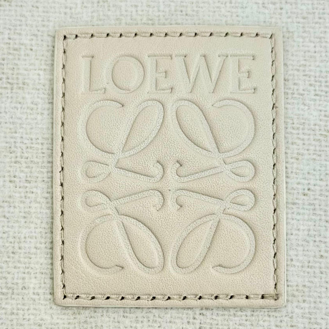 Excellent LOEWE Scarf Anagram logo leather patch fringe Ivory wool Women
