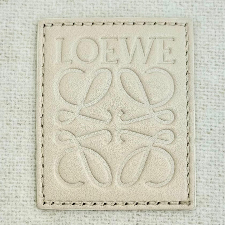Excellent LOEWE Scarf Anagram logo leather patch fringe Ivory wool Women