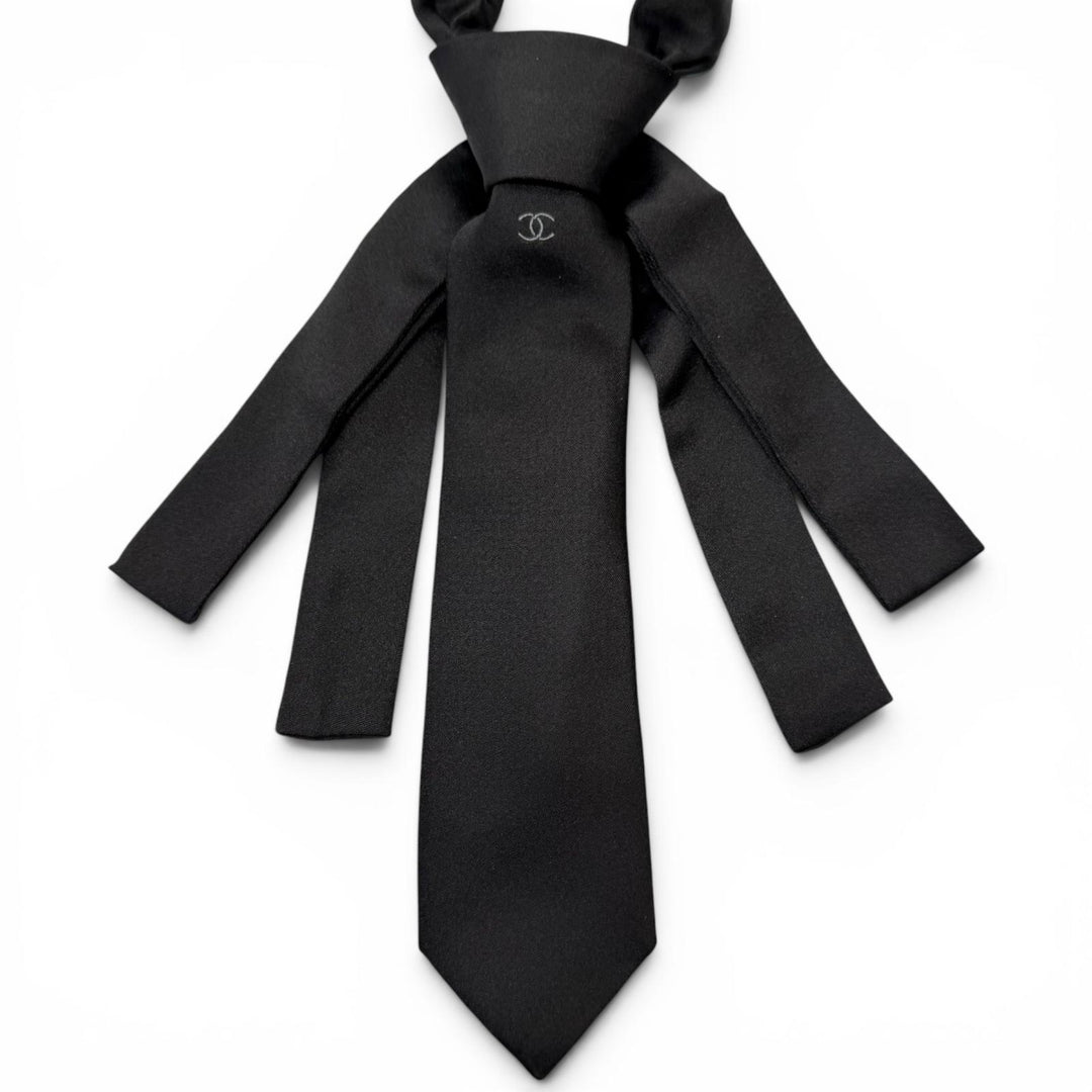 Great CHANEL choker COCO Mark Necktie Design black silk mens