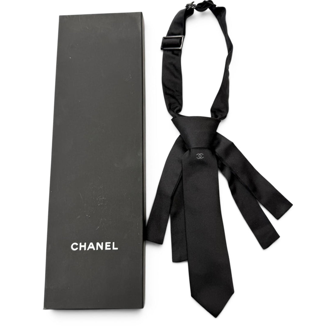 Great CHANEL choker COCO Mark Necktie Design black silk mens