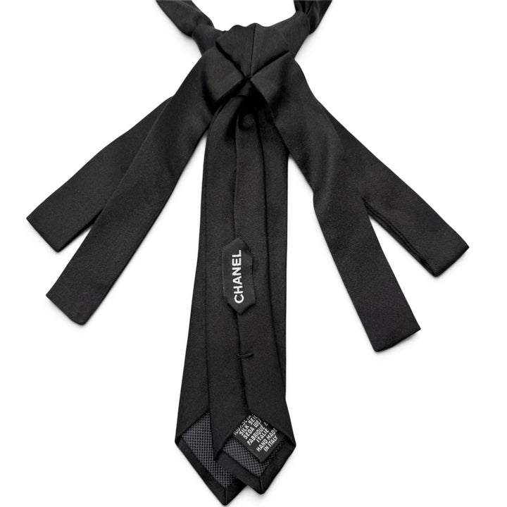 Great CHANEL choker COCO Mark Necktie Design black silk mens