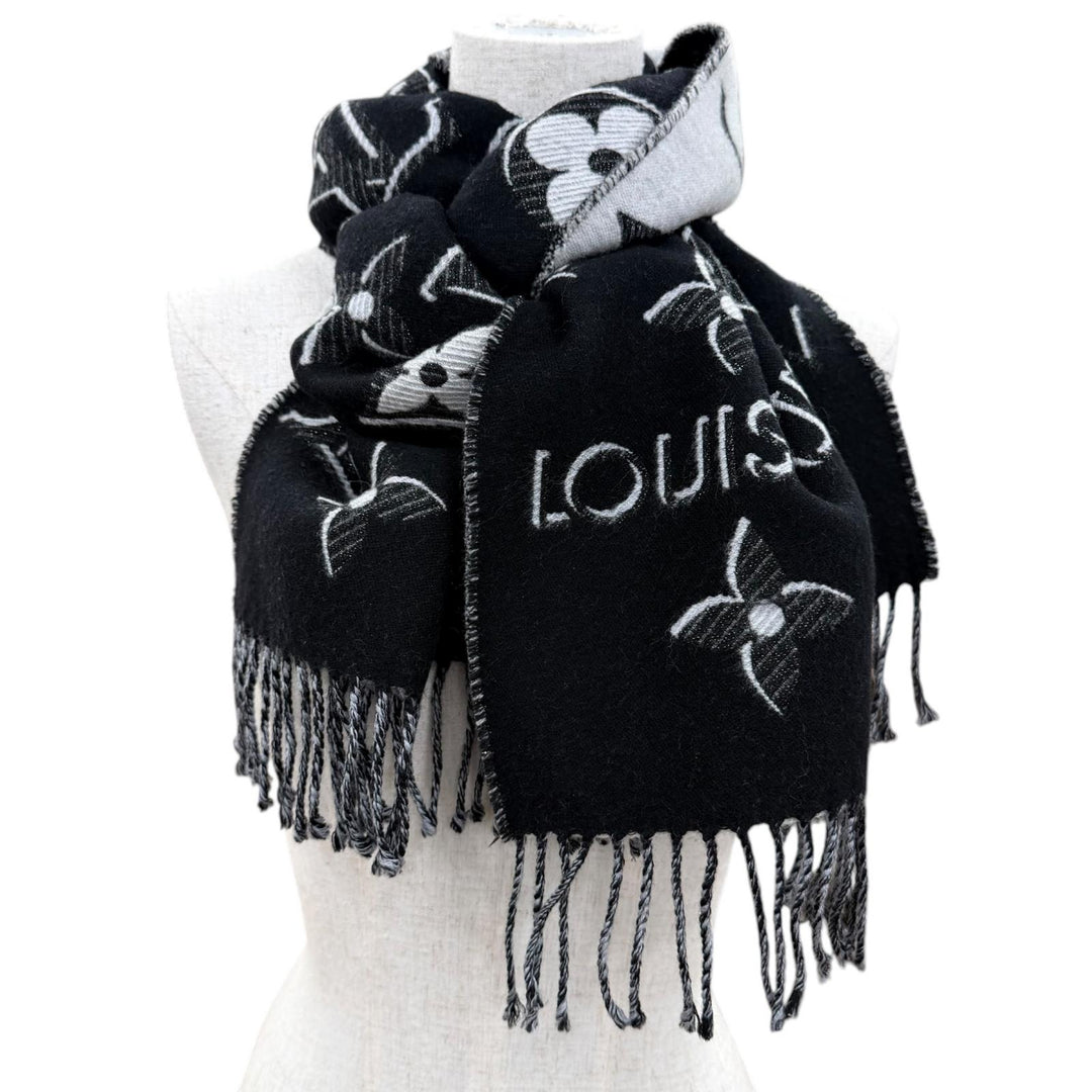 Great LOUIS VUITTON Scarf Escharp LV Essential Shine Silk blend fringe M78159