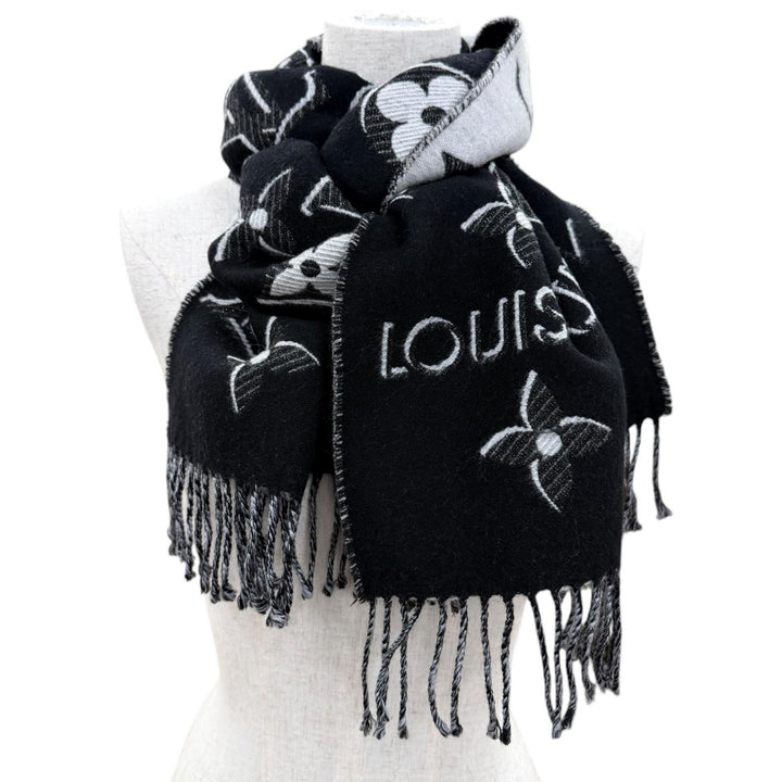 Great LOUIS VUITTON Scarf Escharp LV Essential Shine Silk blend fringe M78159