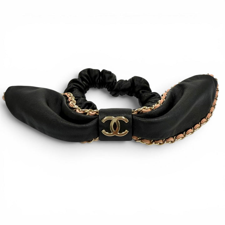 Great CHANEL Shush Chain detail COCO Mark leather ribbon black leather A22S