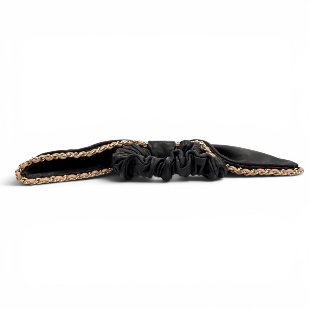 Great CHANEL Shush Chain detail COCO Mark leather ribbon black leather A22S