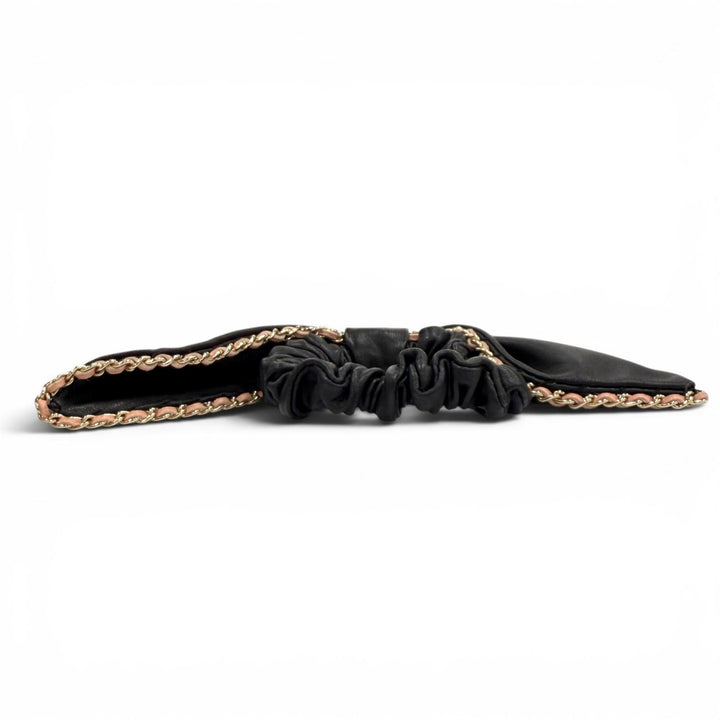 Great CHANEL Shush Chain detail COCO Mark leather ribbon black leather A22S