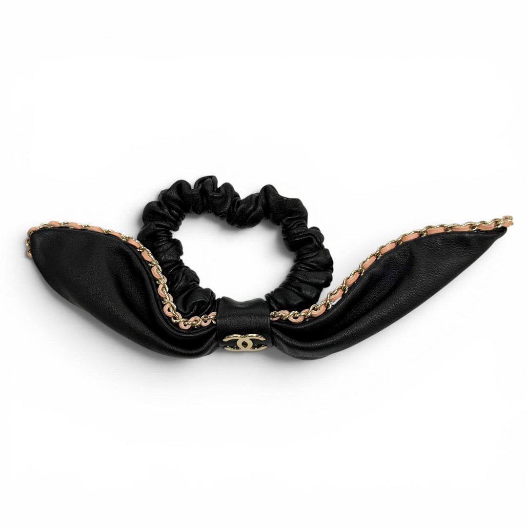 Great CHANEL Shush Chain detail COCO Mark leather ribbon black leather A22S