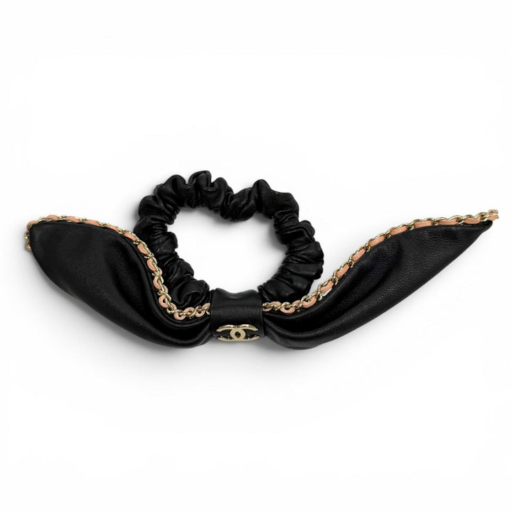 Great CHANEL Shush Chain detail COCO Mark leather ribbon black leather A22S