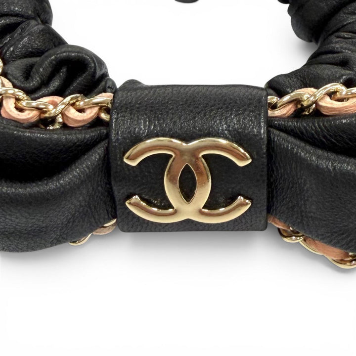 Great CHANEL Shush Chain detail COCO Mark leather ribbon black leather A22S