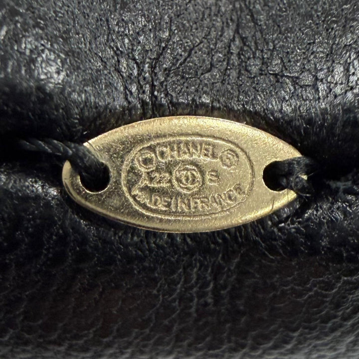 Great CHANEL Shush Chain detail COCO Mark leather ribbon black leather A22S