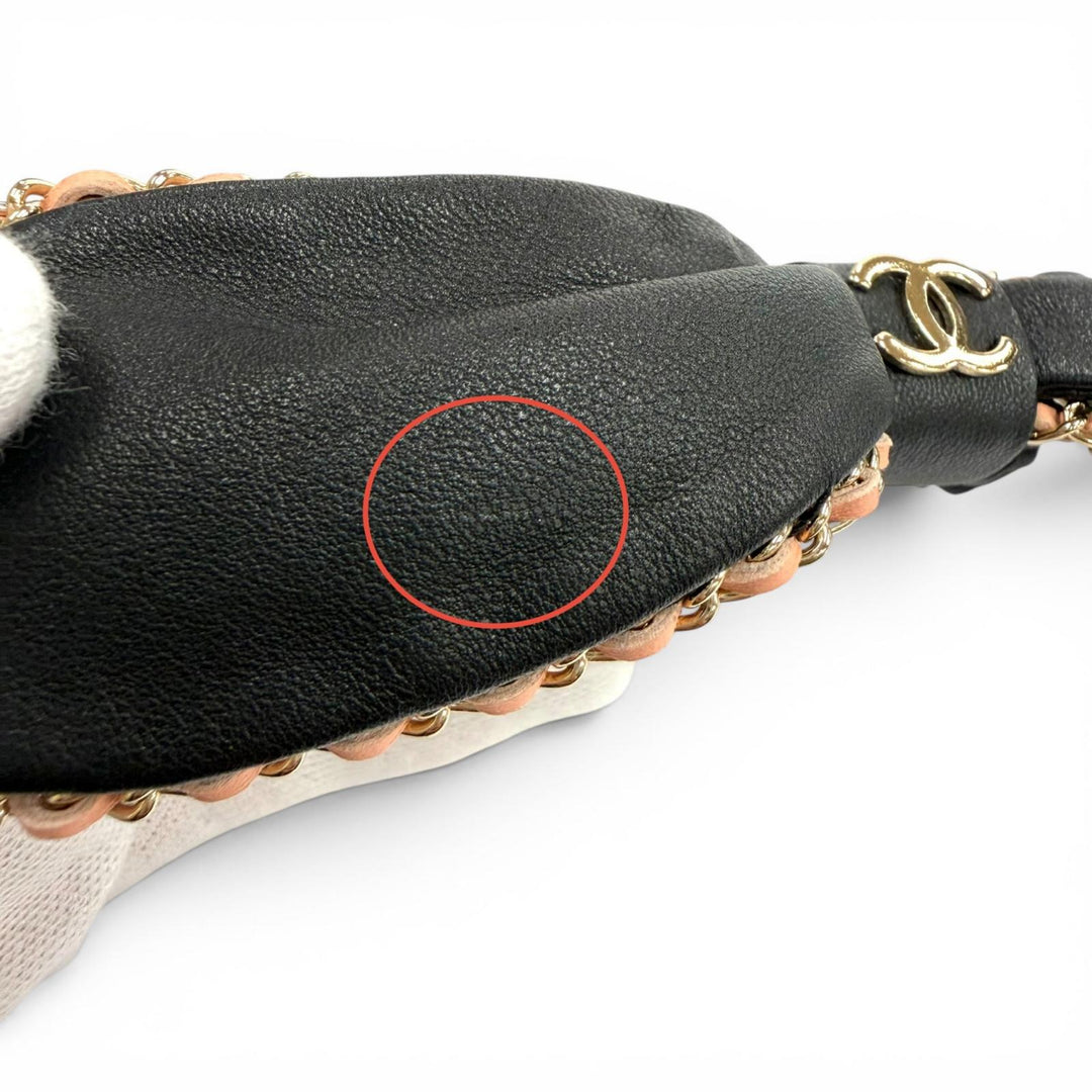 Great CHANEL Shush Chain detail COCO Mark leather ribbon black leather A22S