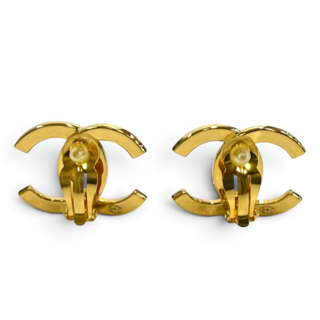 Great CHANEL Earring COCO Mark logo design, large size gold Women B20A