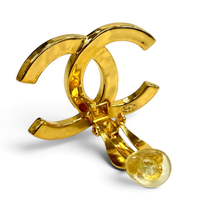 Great CHANEL Earring COCO Mark logo design, large size gold Women B20A