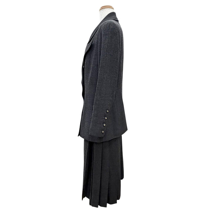 Great CHANEL two-piece set 90s Clover Button Pleated Skirt Suit 38