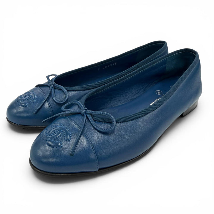 Great CHANEL Ballet shoes ballerina COCO Mark Leather Flat Pumps 35.5 G02819