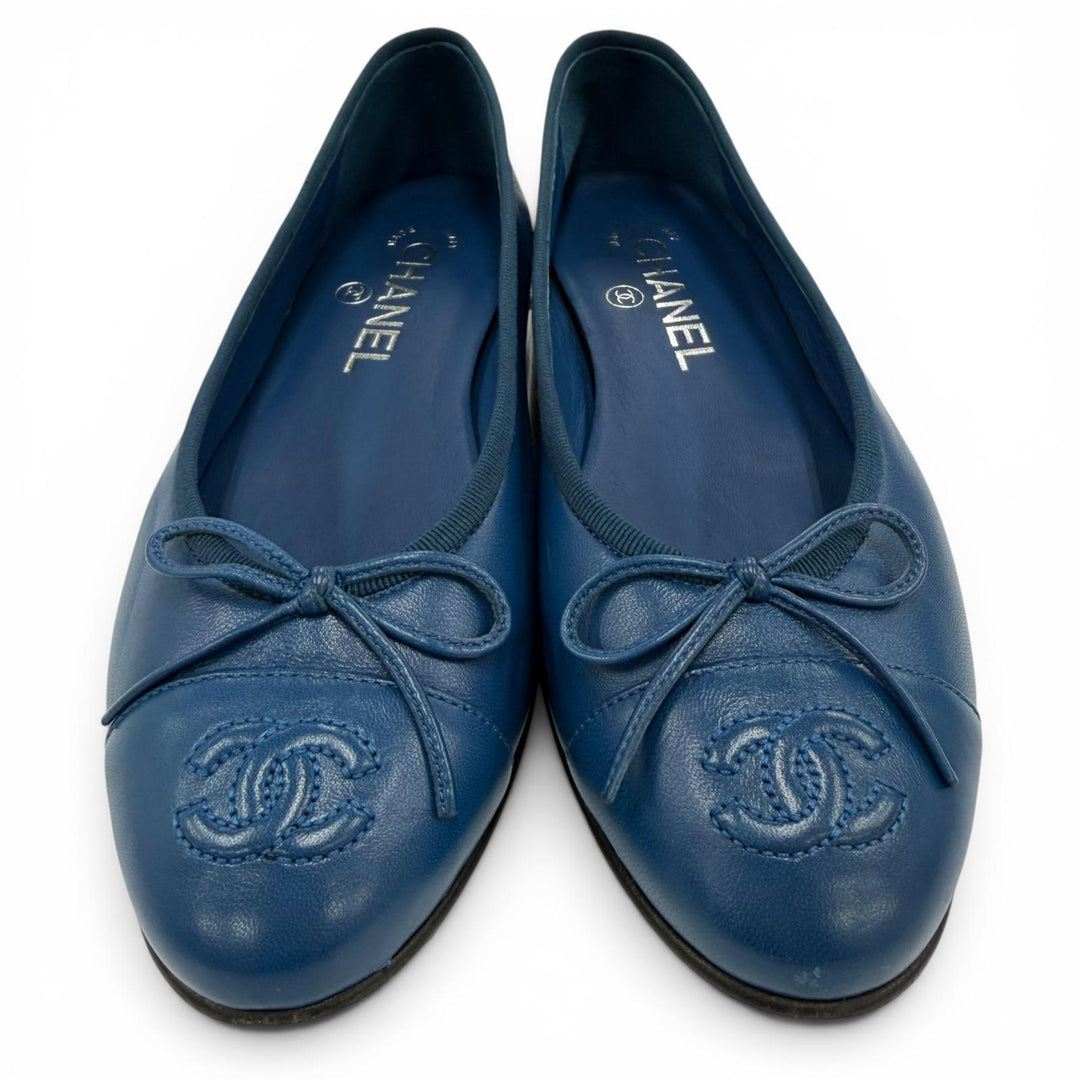 Great CHANEL Ballet shoes ballerina COCO Mark Leather Flat Pumps 35.5 G02819