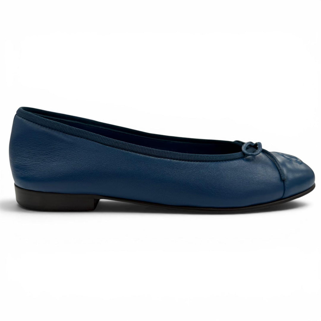 Great CHANEL Ballet shoes ballerina COCO Mark Leather Flat Pumps 35.5 G02819