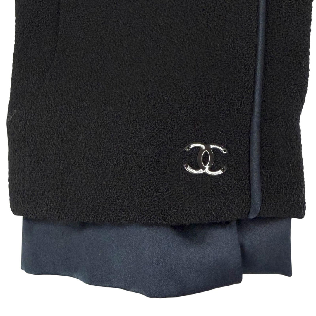 Great CHANEL Jacket COCO Mark satin piping black wool Women 40 02A P19727