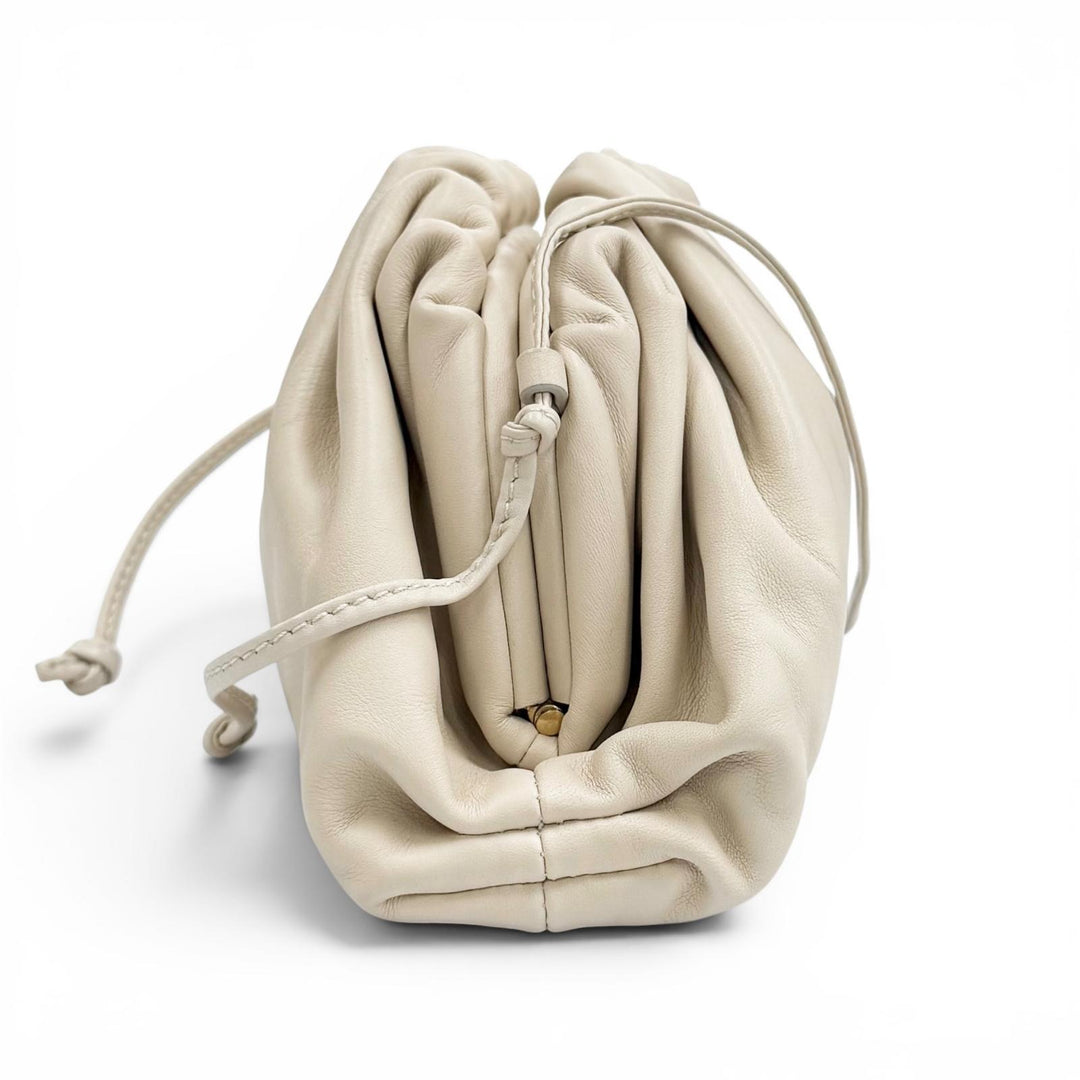 Excellent BOTTEGAVENETA Shoulder Bag Mini the pouch purse Ivory leather 585852