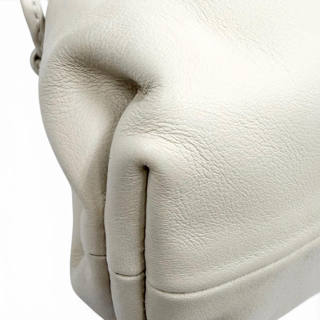 Excellent BOTTEGAVENETA Shoulder Bag Mini the pouch purse Ivory leather 585852
