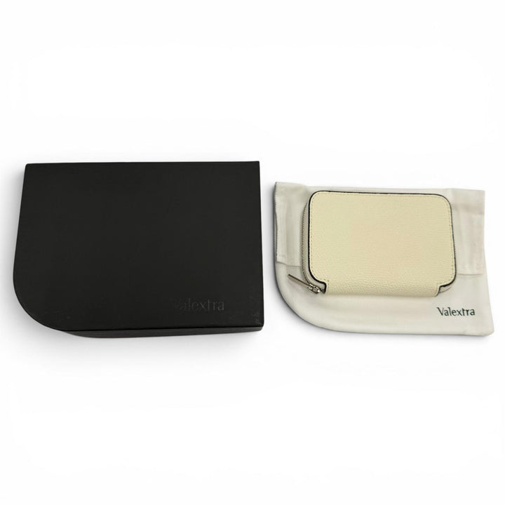 Excellent Valextra Zip around card folder Pass case white Soft Calfskin