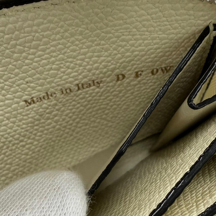 Excellent Valextra Zip around card folder Pass case white Soft Calfskin