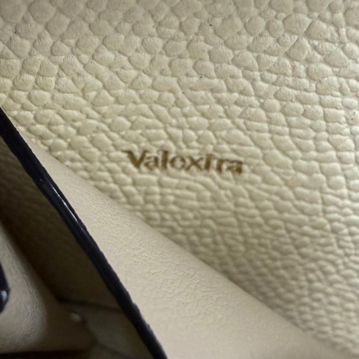 Excellent Valextra Zip around card folder Pass case white Soft Calfskin