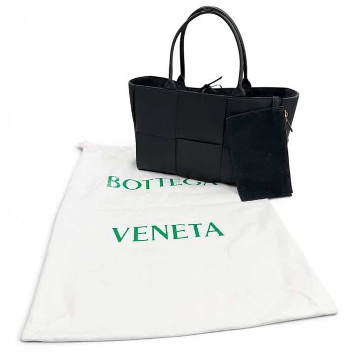 Great BOTTEGAVENETA Tote Bag Medium The Arco black leather mens 609175