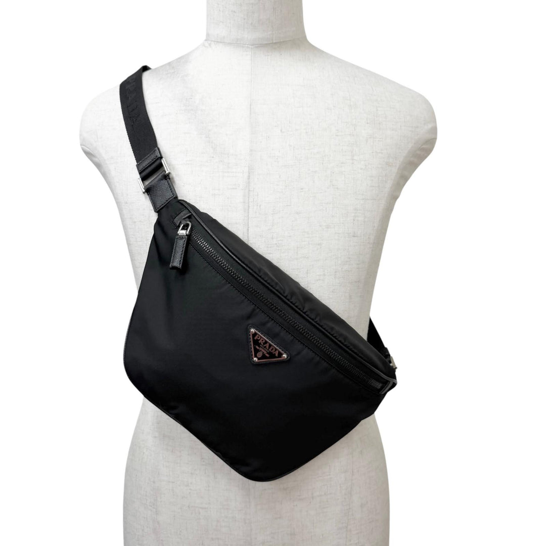 Great PRADA Sling bag Triangle logo Re-Nylon black Recycled nylon mens 2VL033