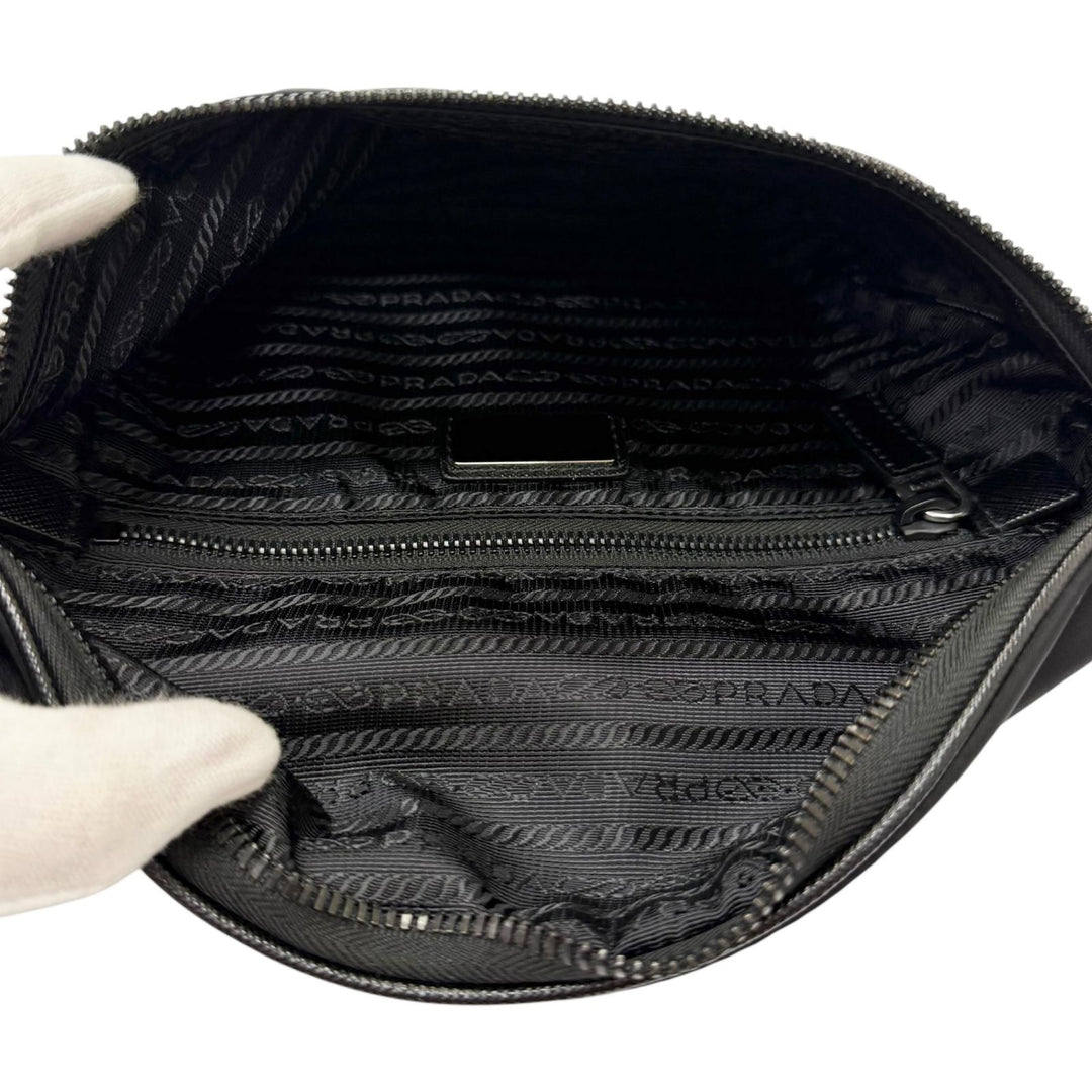 Great PRADA Sling bag Triangle logo Re-Nylon black Recycled nylon mens 2VL033