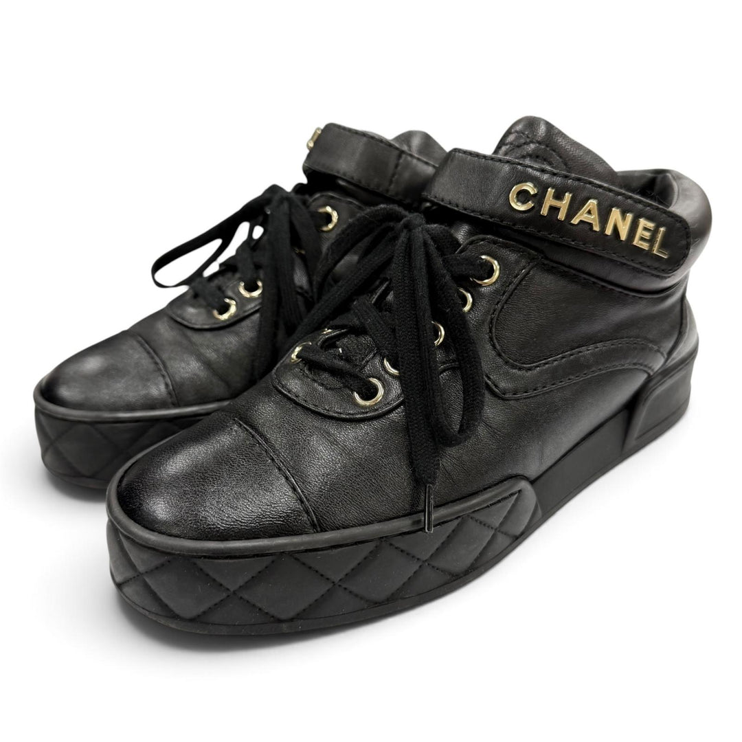 Great CHANEL High cut sneakers Logo Metal Velcro Lace-up Leather black 36 G34967