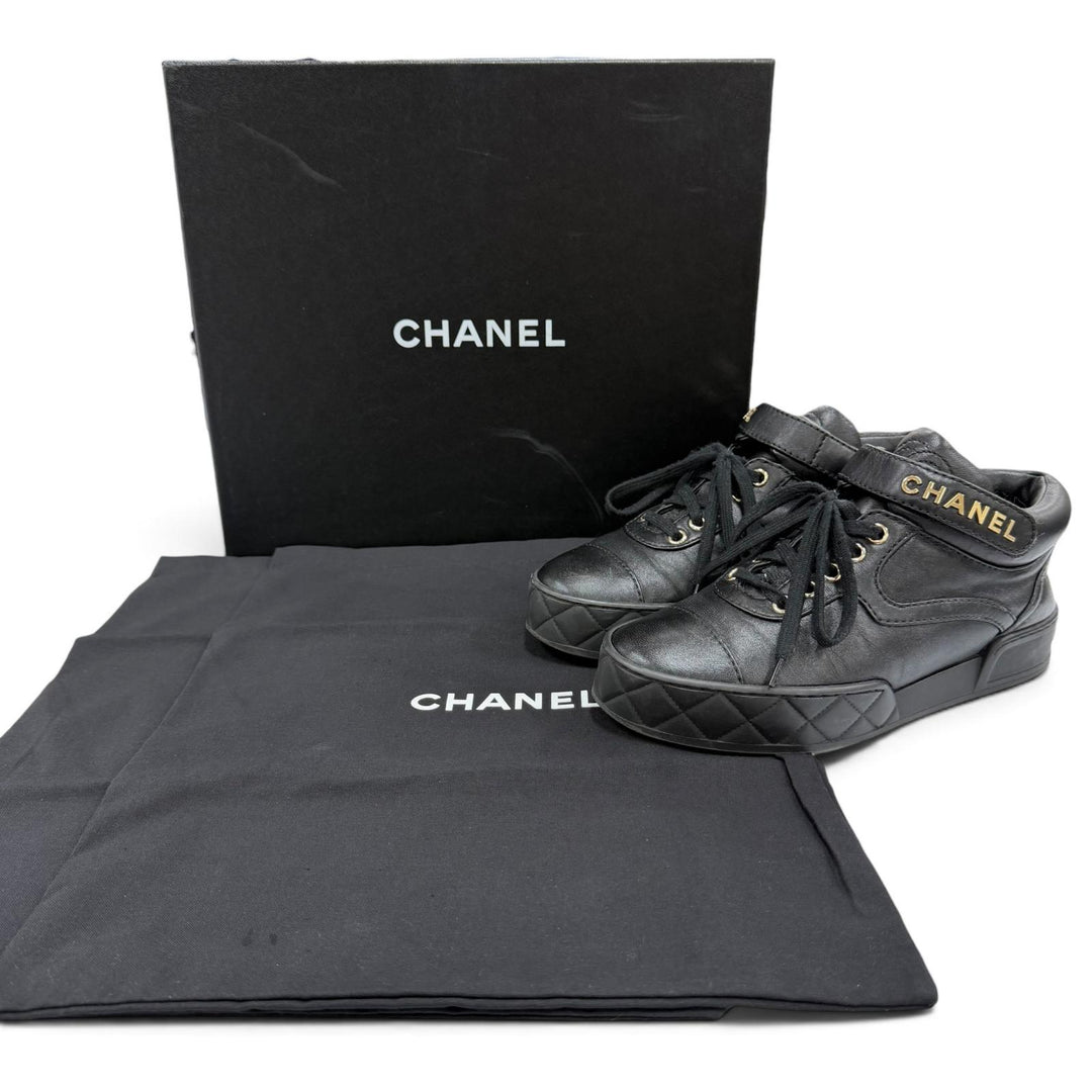 Great CHANEL High cut sneakers Logo Metal Velcro Lace-up Leather black 36 G34967