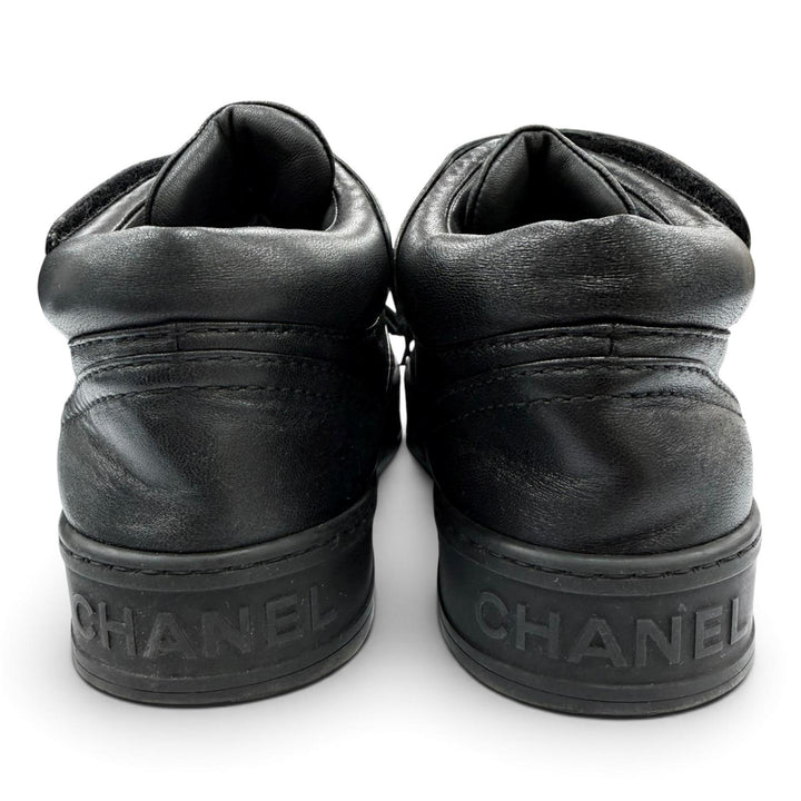 Great CHANEL High cut sneakers Logo Metal Velcro Lace-up Leather black 36 G34967