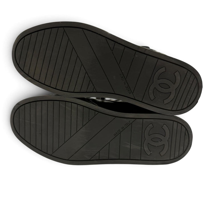 Great CHANEL High cut sneakers Logo Metal Velcro Lace-up Leather black 36 G34967