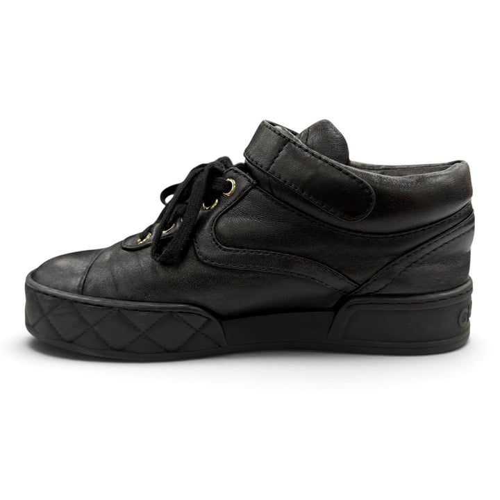 Great CHANEL High cut sneakers Logo Metal Velcro Lace-up Leather black 36 G34967