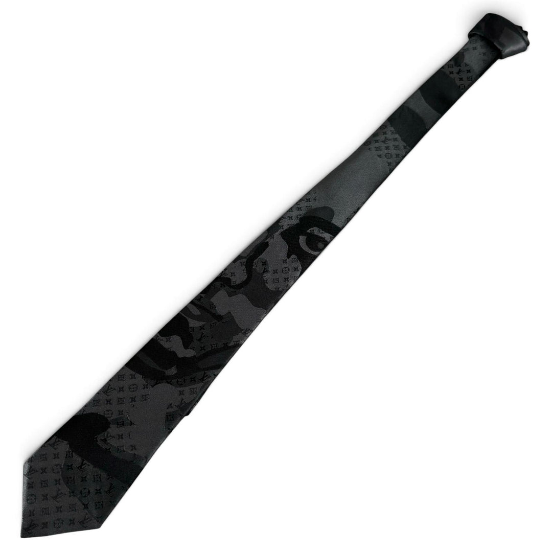 Excellent LOUIS VUITTON tie LV Portrait Monogram black silk mens M79137