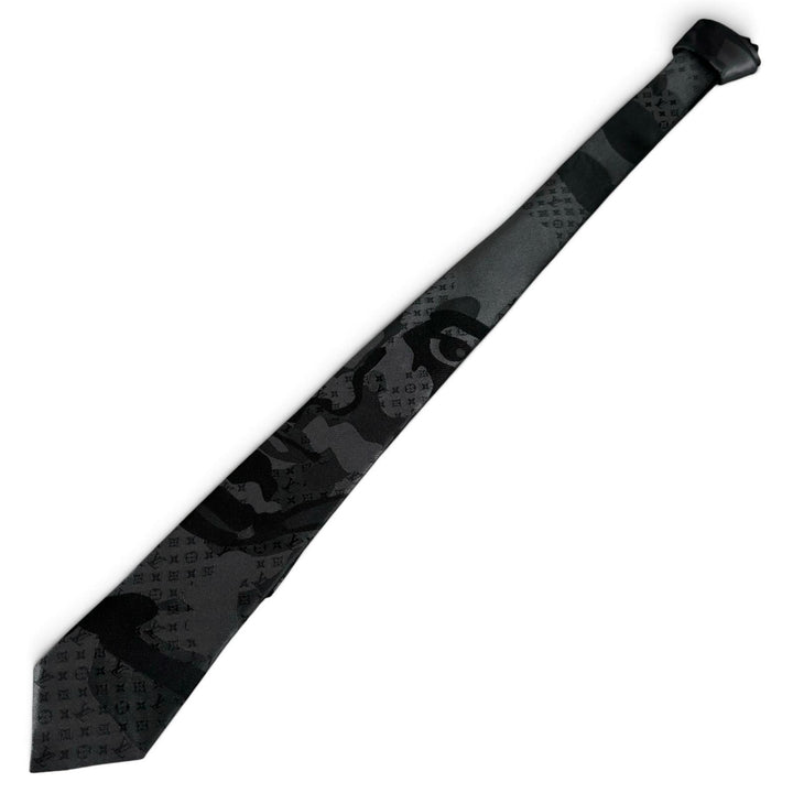 Excellent LOUIS VUITTON tie LV Portrait Monogram black silk mens M79137
