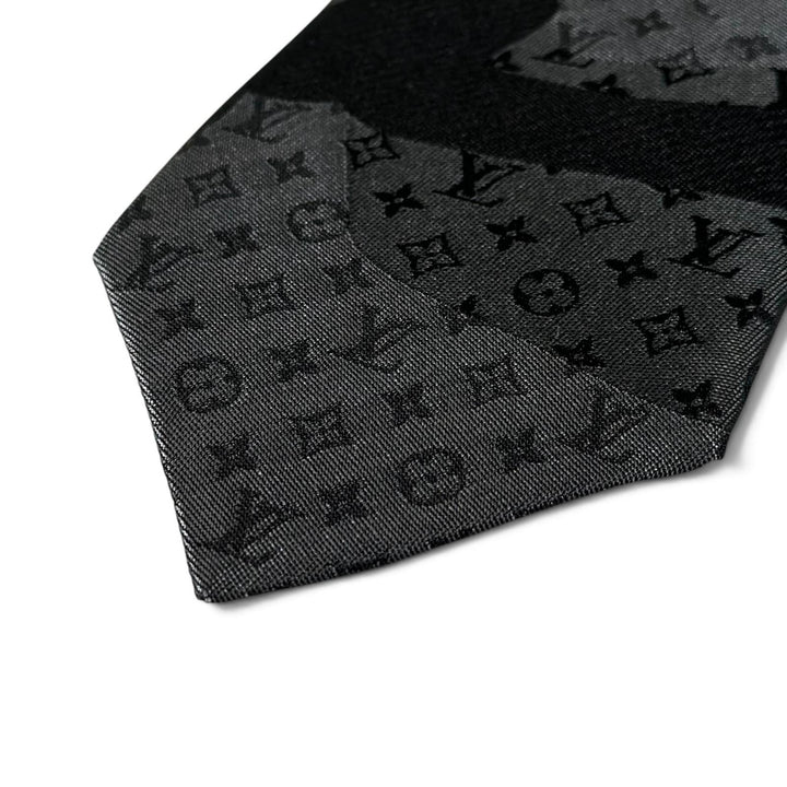 Excellent LOUIS VUITTON tie LV Portrait Monogram black silk mens M79137