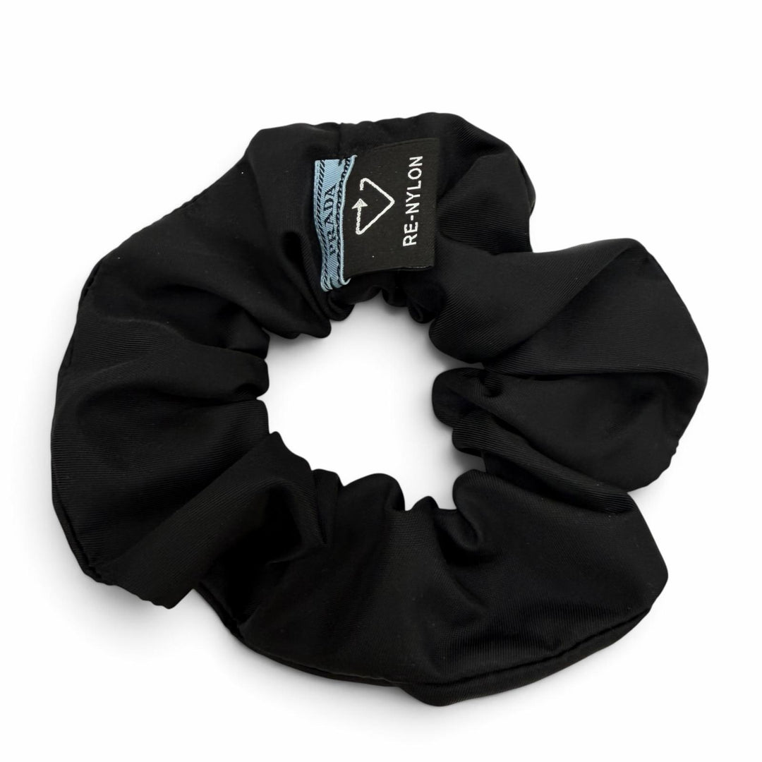 Excellent PRADA Shush Test Triangle with logo RE-NYLON black 1IF015
